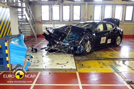 Những mẫu xe nào đạt 5 sao về an toàn của châu Âu? - 2 Maserati Ghibli